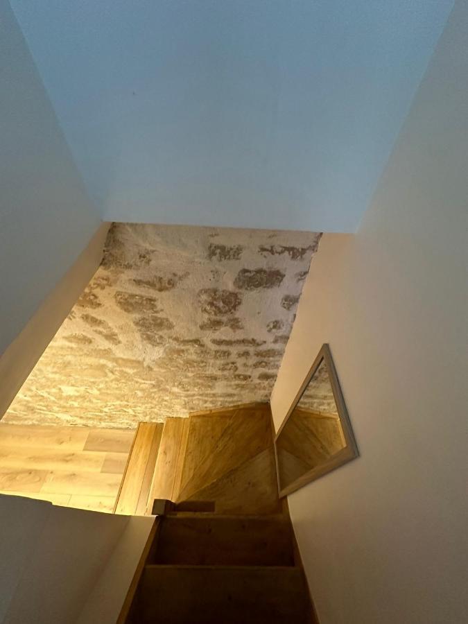 Modern And Warm Fully Renovated Split Level Apart Steps Away From The Grands Boulevard Apartamento Paris Exterior foto